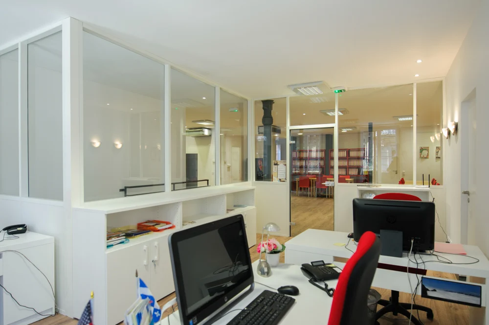 10-beaux-intérieurs-cloison-vitrée-bureaux-moderne
