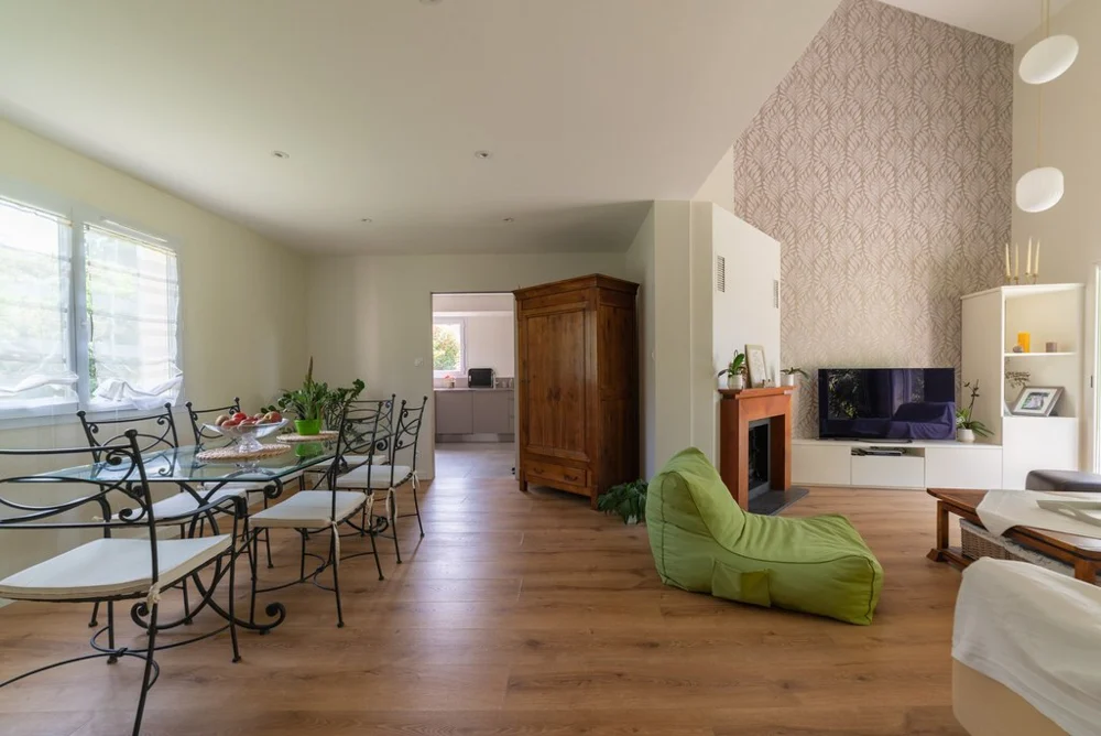 10-cuisine-fermee-sejour-papier-peint-grande-hauteur