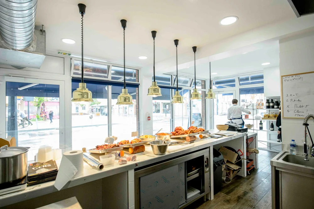08-renovation-apres-travaux-rotisserie-interieur-decoration-amenagement