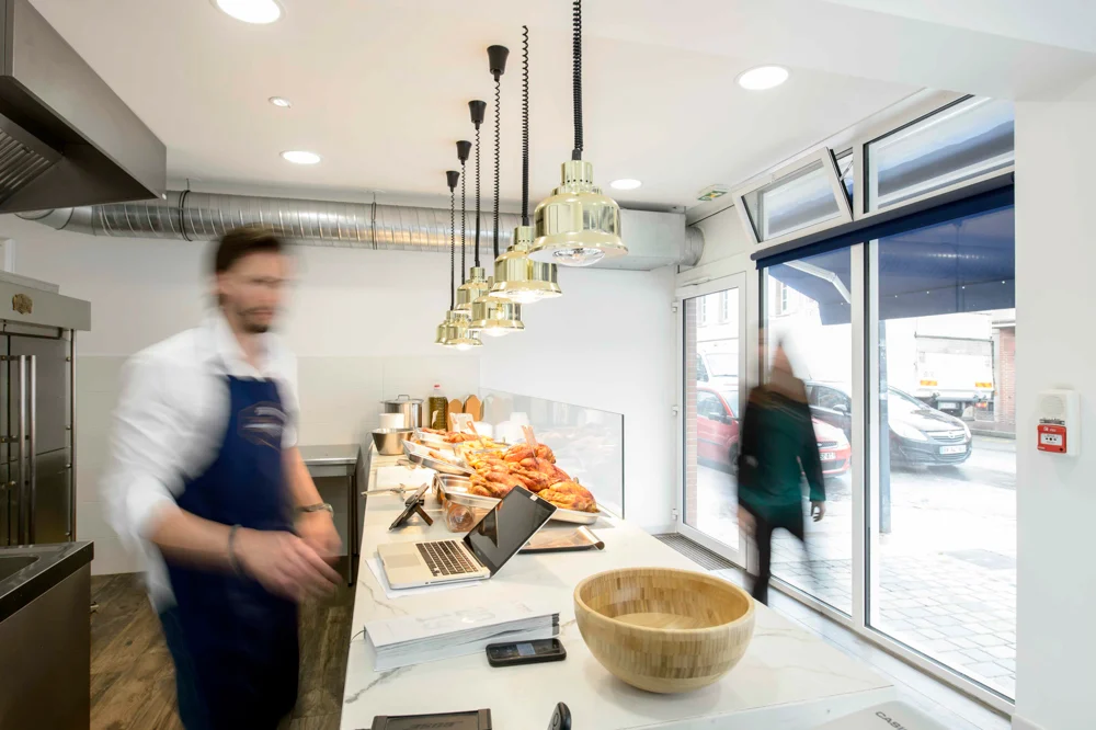 rotisserie-accueil-client-interieur-decoration-amenagement-plan-de-travail