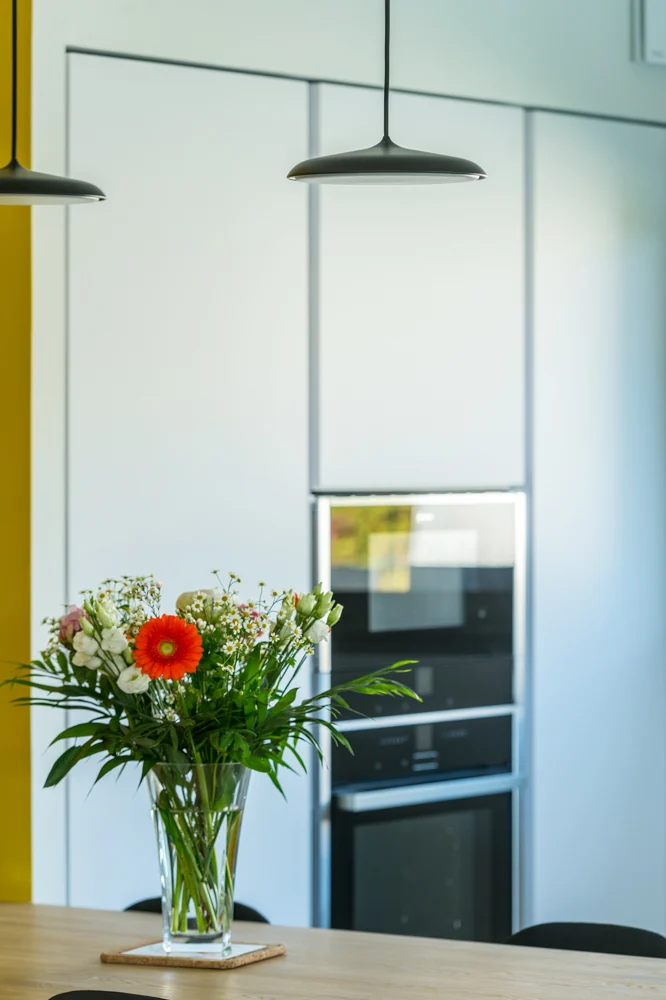 coin-repas-colonne-four-suspension-design
